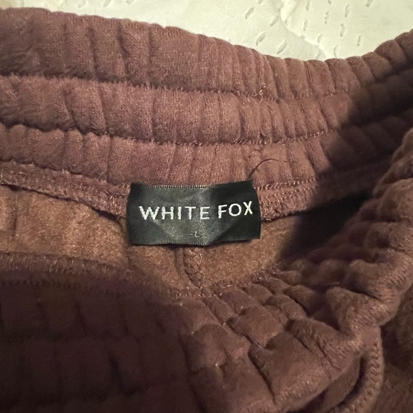 White fox sweat shorts - Picture 3 of 3